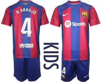 Billiga Fotbollskläder FC Barcelona Hemmatröja Barn 2023-24 tröja set R.ARAUJO 4